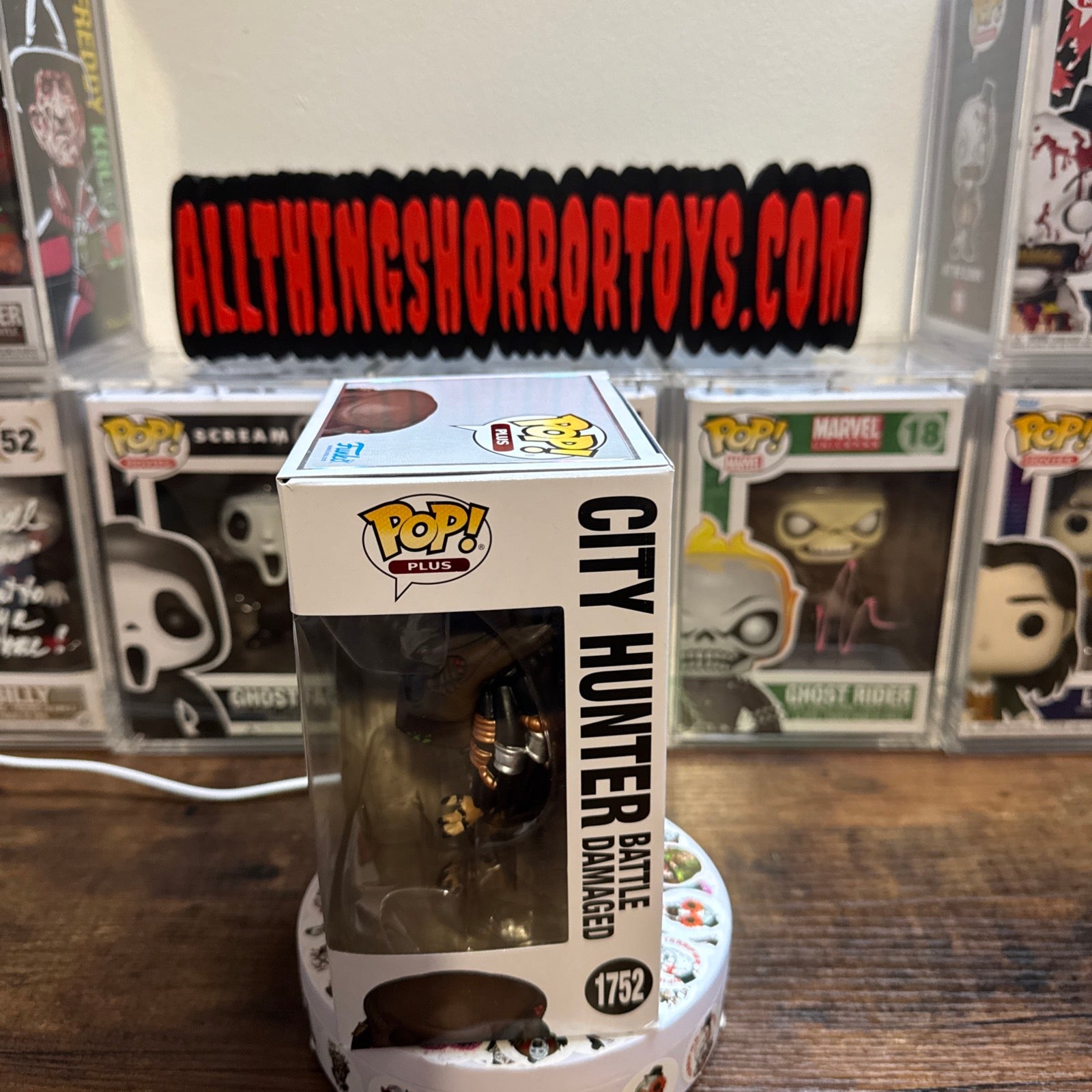 City Hunter #1752 Battle Damaged Predator 2