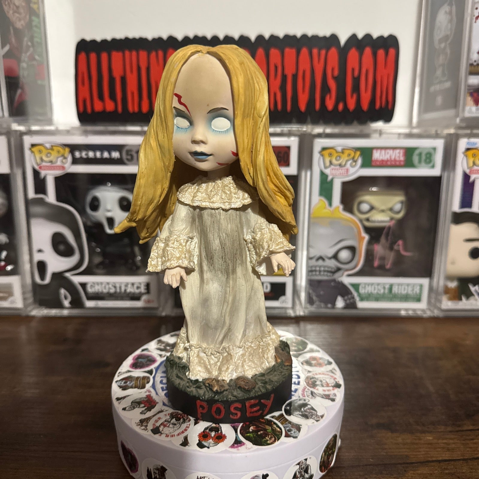 Neca Posey Head knocker (Box damage)