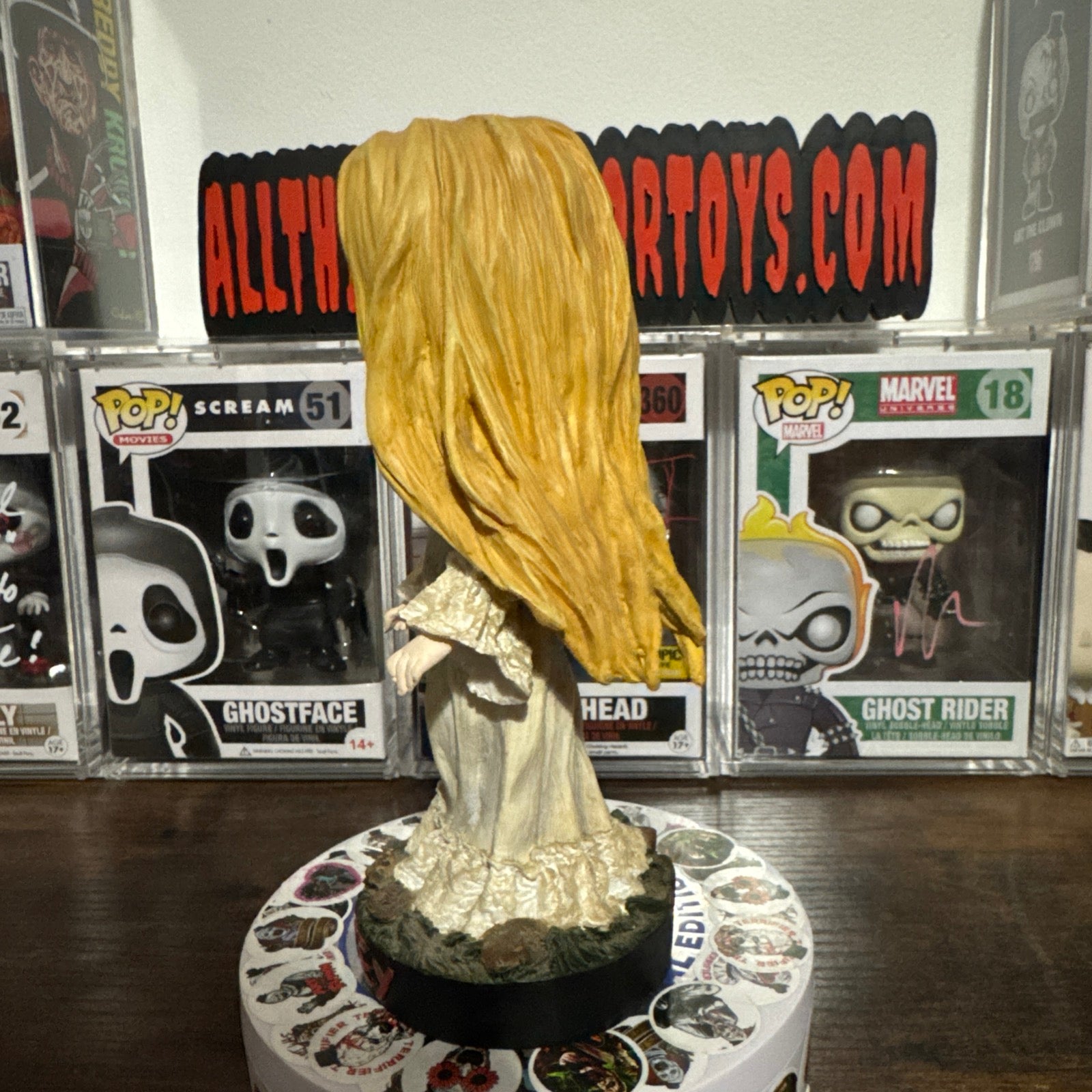 Neca Posey Head knocker (Box damage)