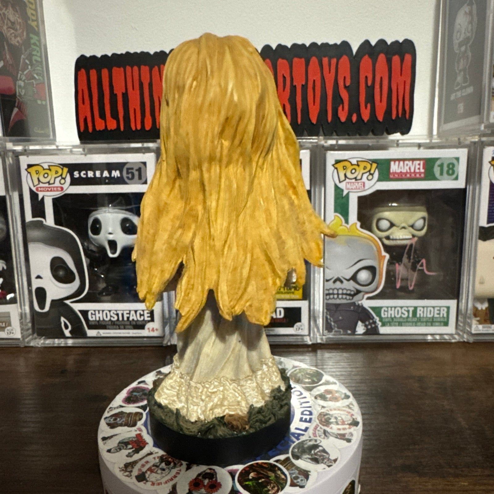 Neca Posey Head knocker (Box damage)