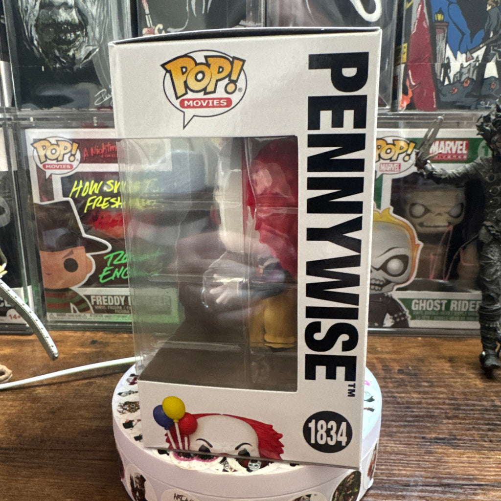 New! Pennywise #1834 IT The Movie + Blood Splatter Protector