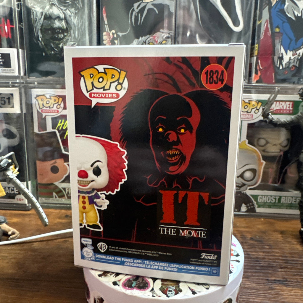 New! Pennywise #1834 IT The Movie + Blood Splatter Protector