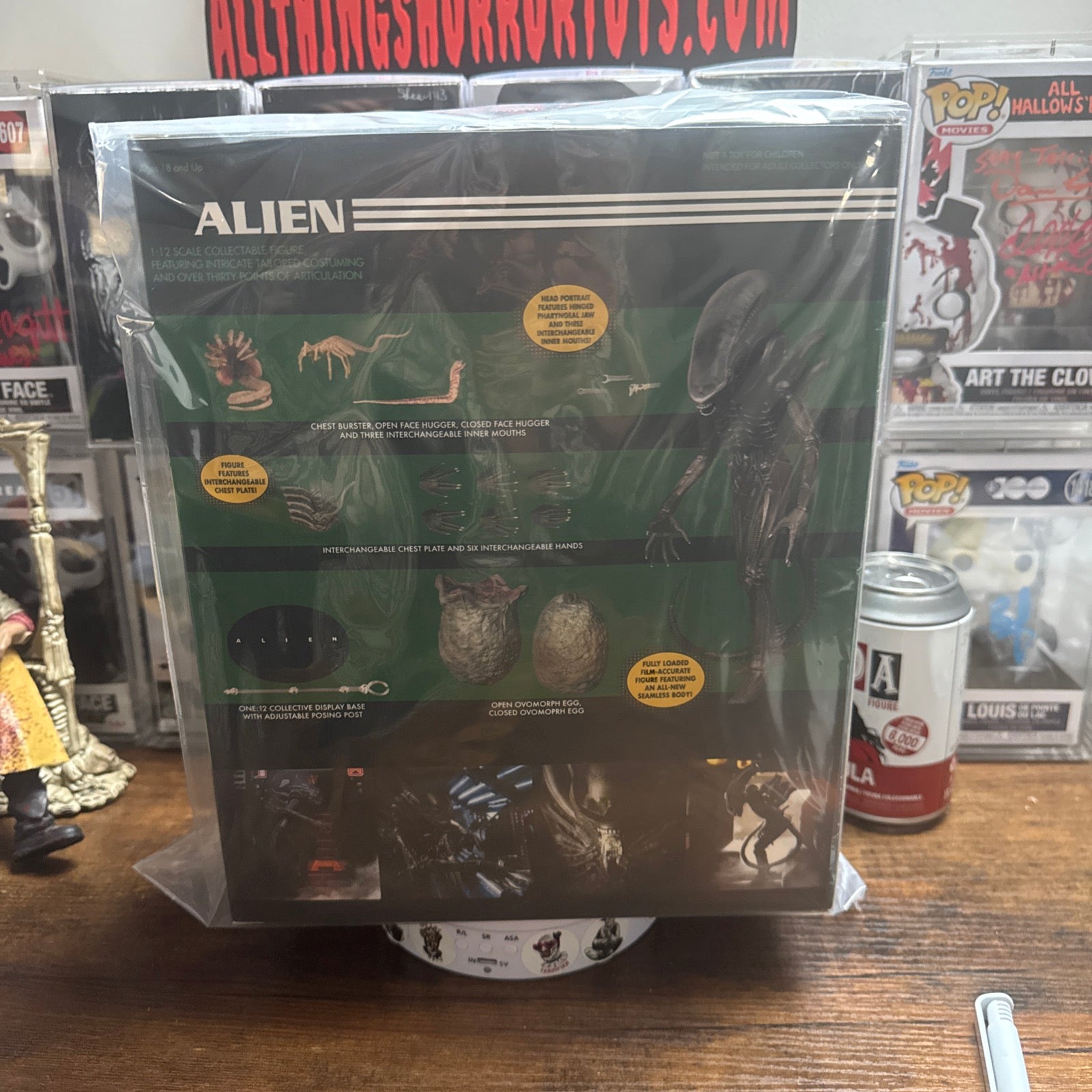 Alien One:12 Collective Mezco