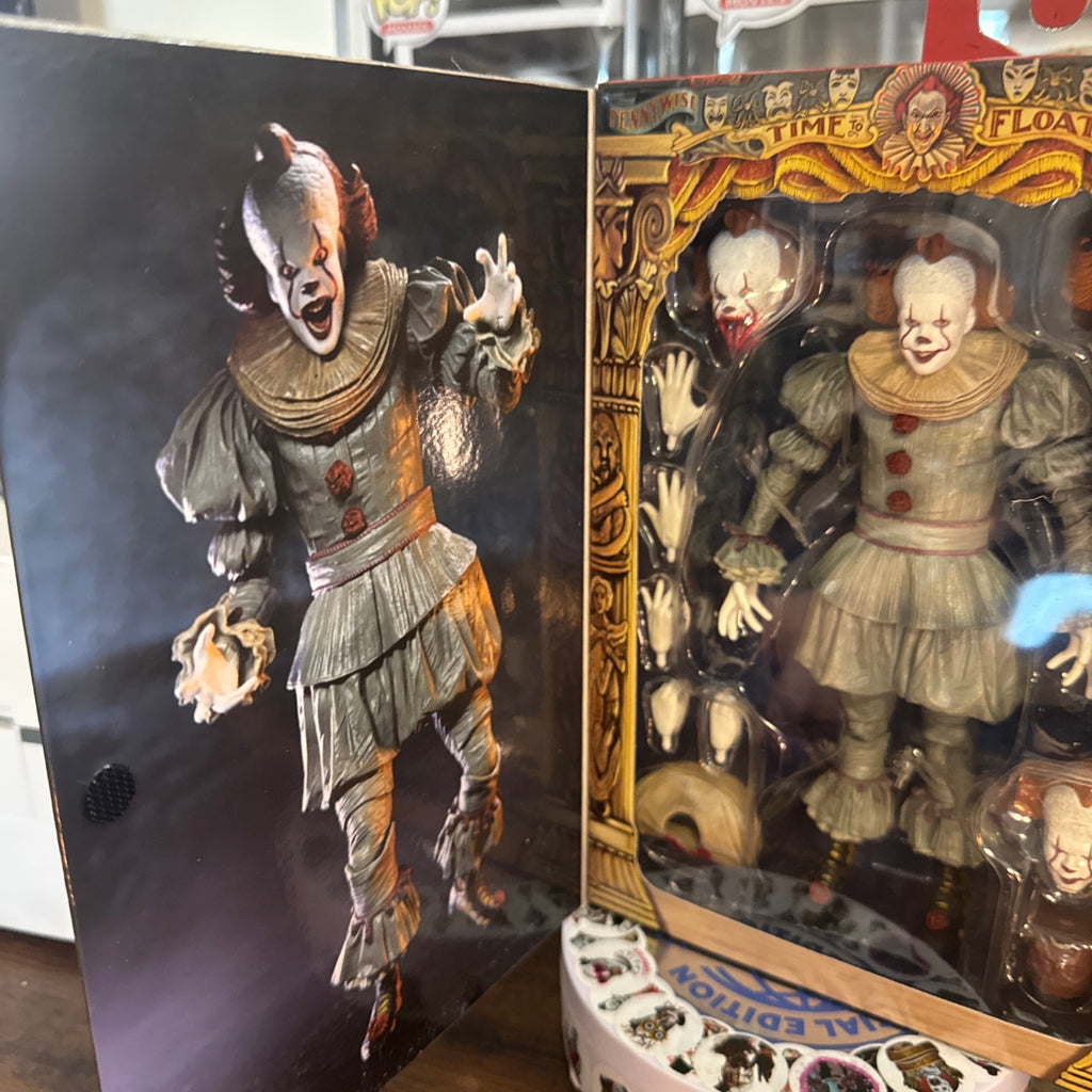 Ultimate Pennywise IT Welcome To Derry 7” Figure