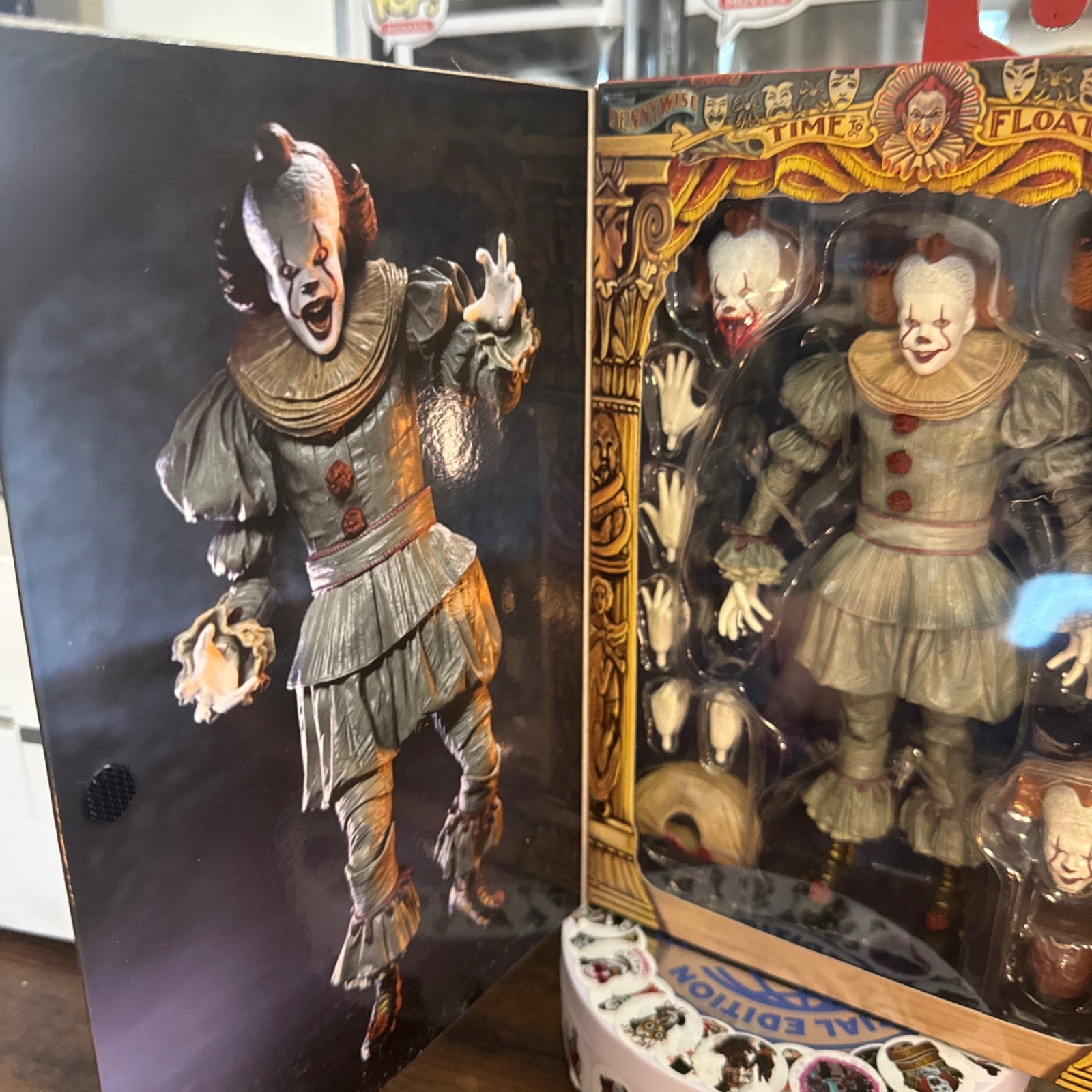 Ultimate Pennywise IT Welcome To Derry 7” Figure