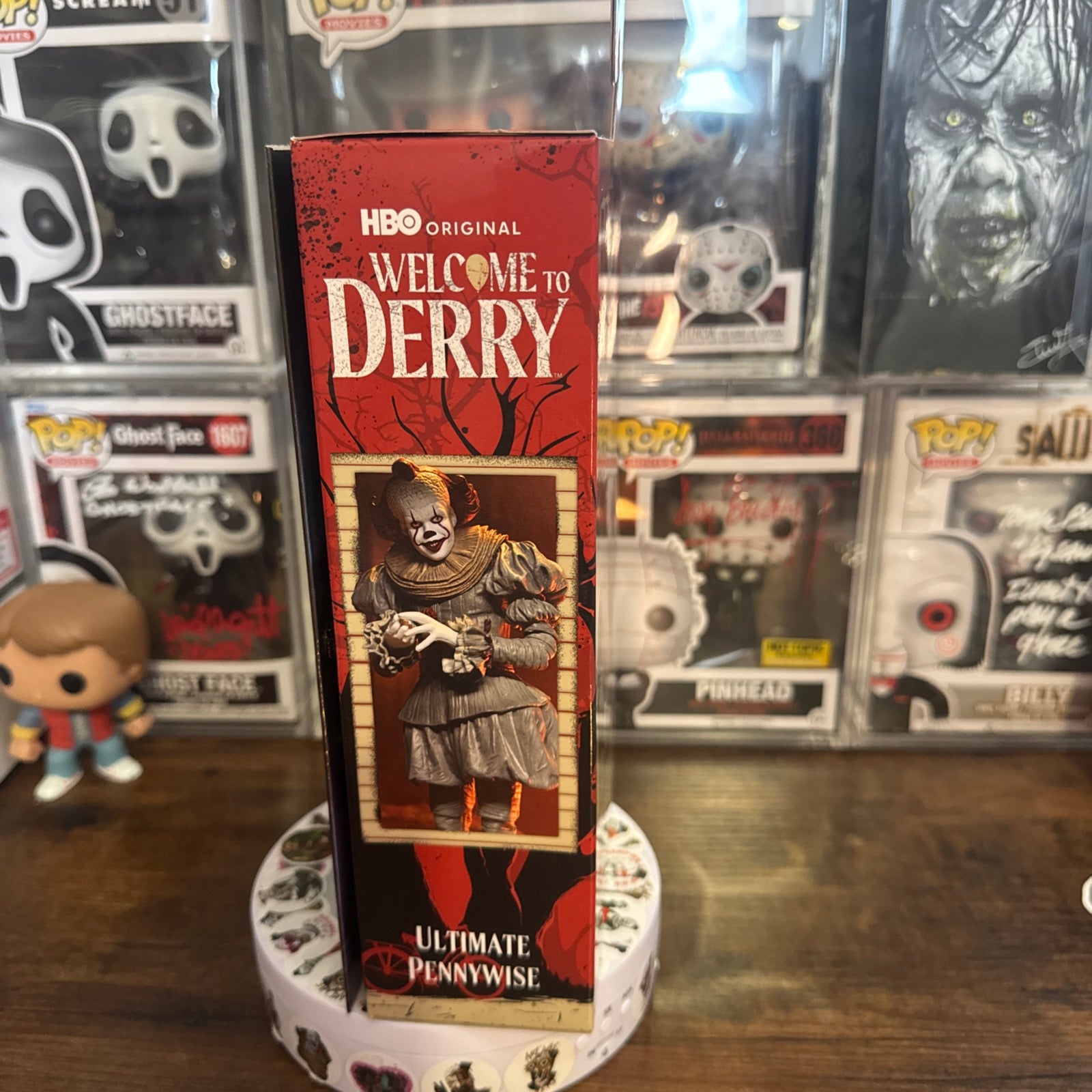 Ultimate Pennywise IT Welcome To Derry 7” Figure